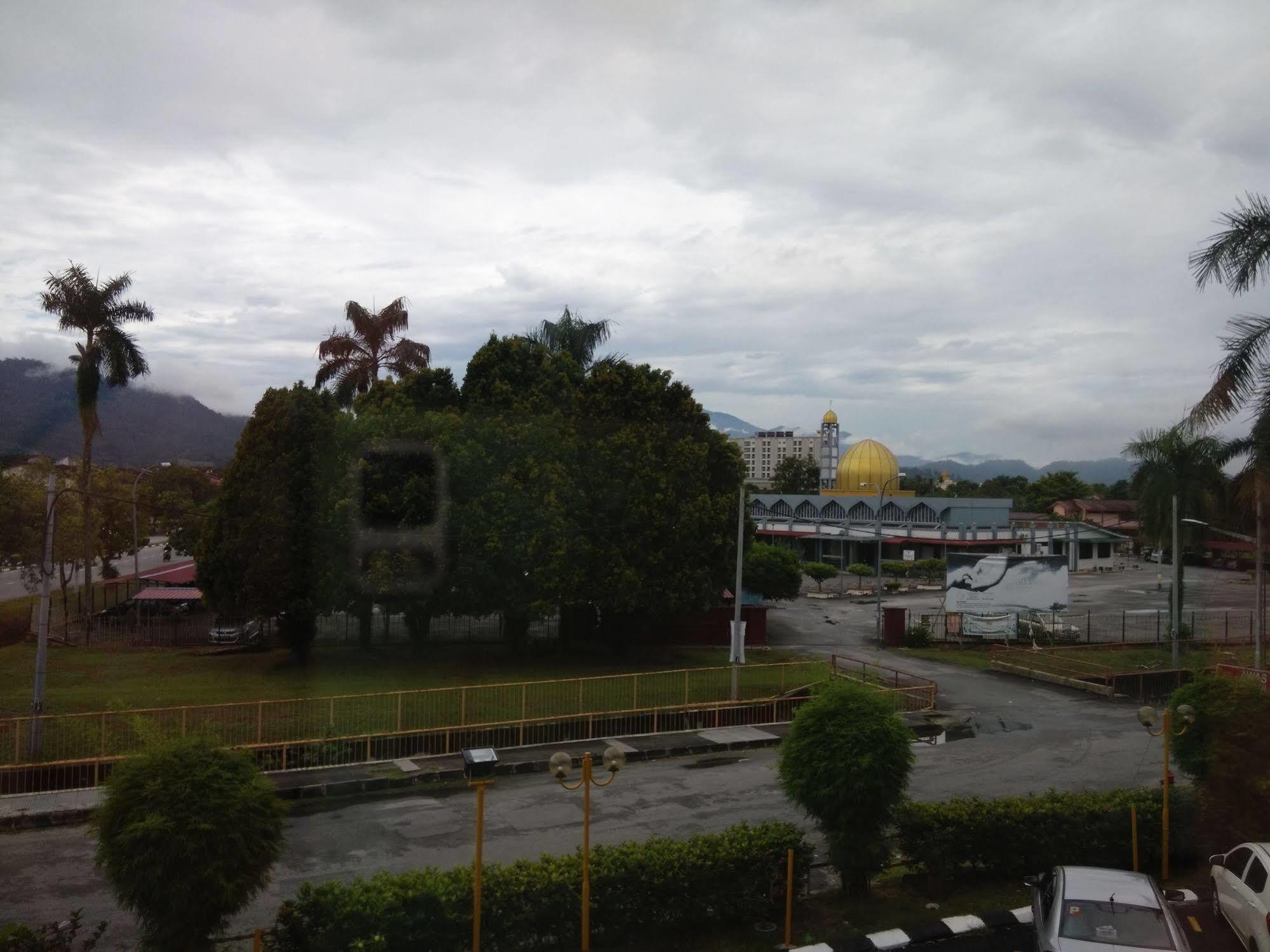 Legend Inn Taiping Exteriör bild